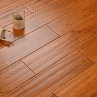 橡木实木地板：因为花色新颖所以出众 南浔木之初地板